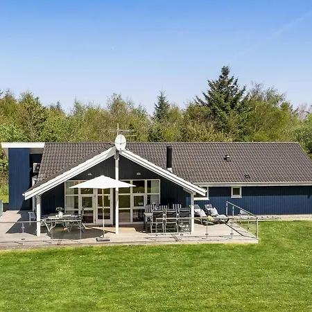Amazing Home In Ringkobing With Sauna *
