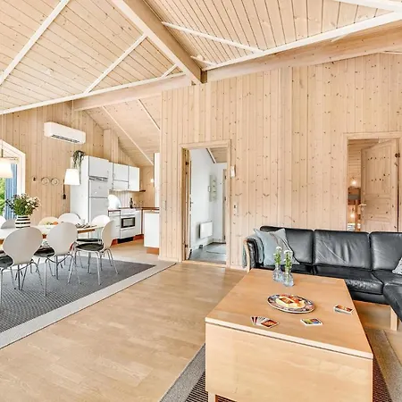Four-bedroom In Ferienhaus *