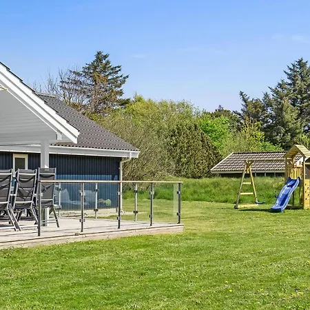 Four-bedroom In Ferienhaus