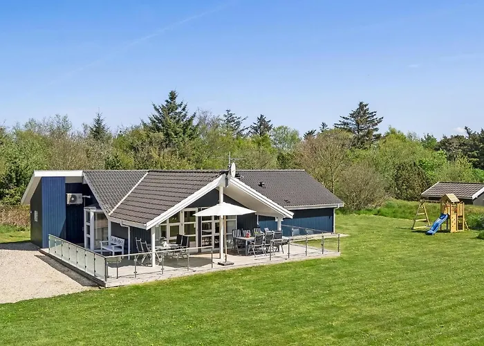 Four-bedroom In Ringkobing